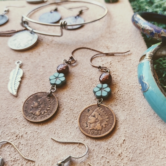 Sale ANTIQUE Handmade Turquoise Flower Indian Head Penny French Hook Earrings - Picture 4 of 11